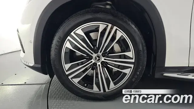 Mercedes-Benz EQS SUV 2025 — Photo 3/38