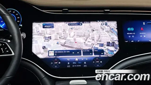 Mercedes-Benz EQS SUV 2025 — Photo 33/38