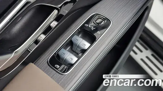 Mercedes-Benz EQS SUV 2025 — Photo 19/38