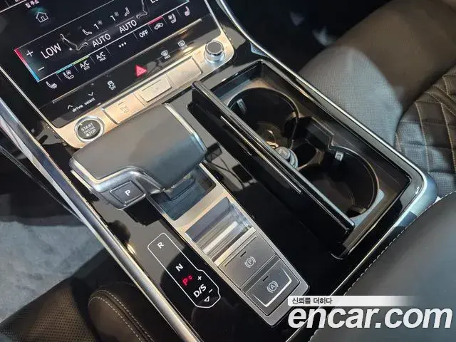 Audi Q7 2023 — Фото 7/20