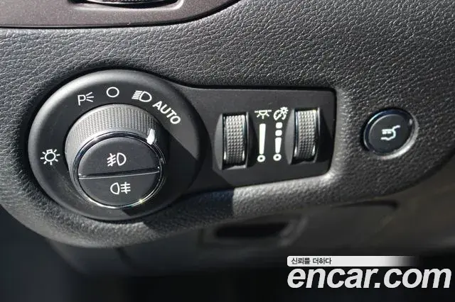Jeep Cherokee 2021 — Photo 19/20