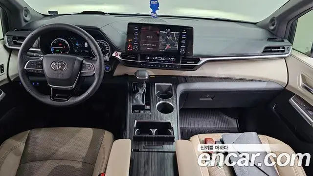 Toyota Sienna 2023 — Photo 7/20