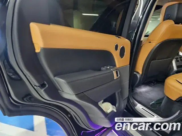 Land Rover Range Rover Sport 2019 — Photo 10/16