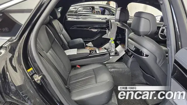 Audi A8 2021 — Photo 12/20