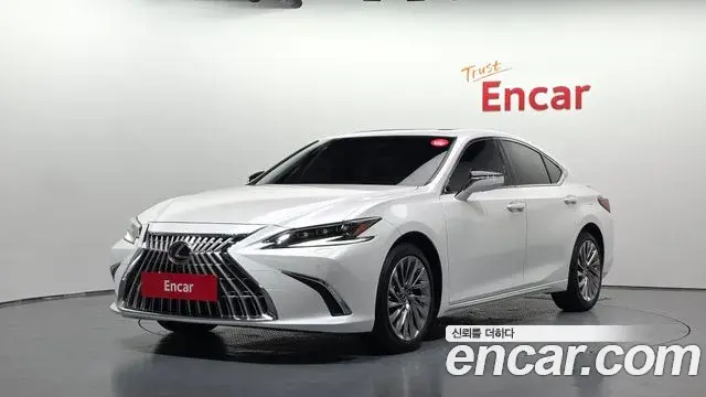 Lexus ES300h 2025 — Photo 1/20