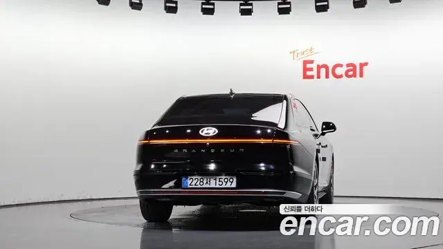 Hyundai Grandeur 2023 — Photo 4/20
