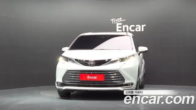 Toyota Sienna 2026 — Photo 3/20