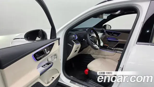 Mercedes-Benz GLC-Class 2025 — Photo 8/20