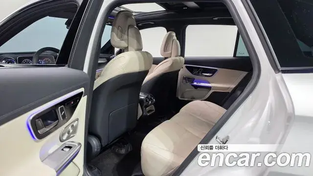 Mercedes-Benz GLC-Class 2025 — Photo 10/20