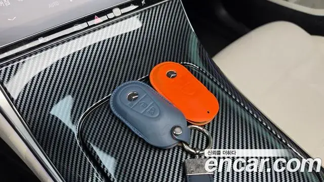 Mercedes-Benz GLC-Class 2025 — Photo 13/20
