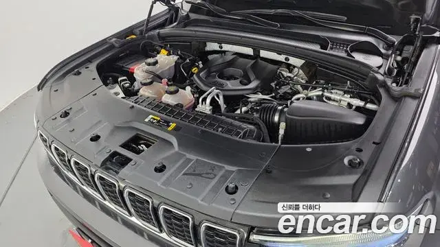 Jeep Grand Cherokee 2023 — Фото 6/20