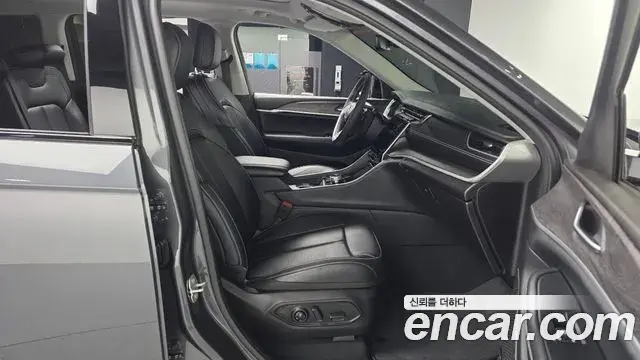 Jeep Grand Cherokee 2023 — Фото 11/20