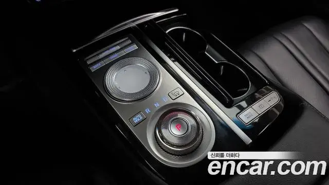 Genesis Electrified G80 2020 — Photo 9/20