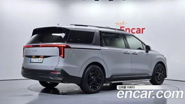 Kia Carnival 2024 — Şəkil 2/20