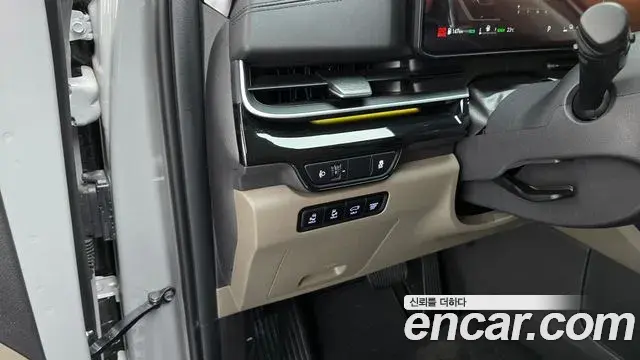 Kia Carnival 2024 — Şəkil 15/20