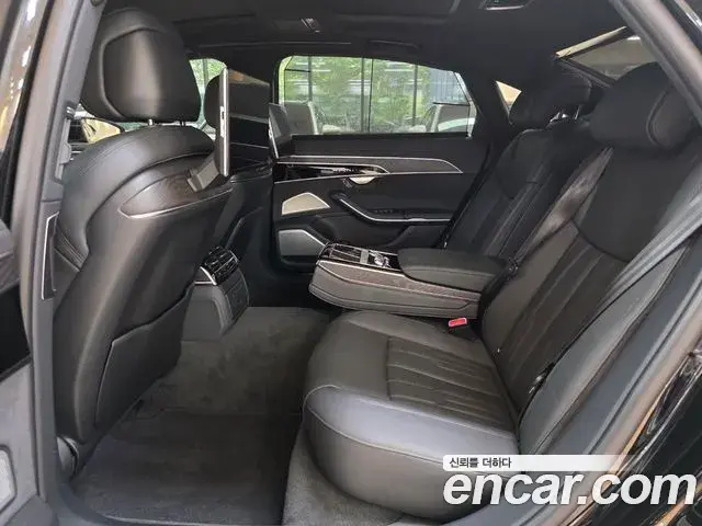 Audi A8 2023 — Photo 11/20