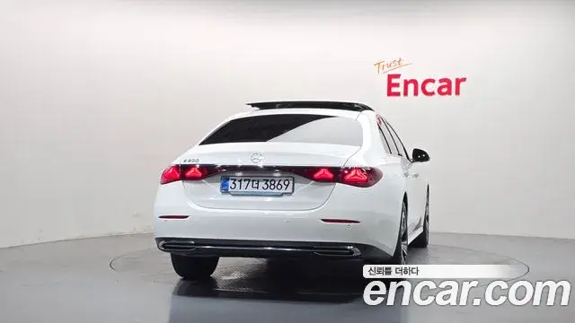 Mercedes-Benz E-Class 2025 — Фото 4/20