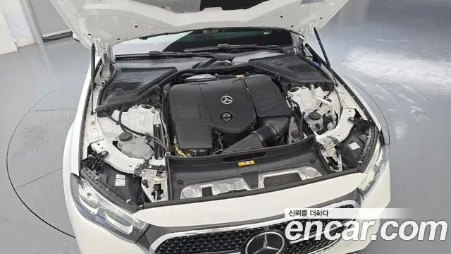 Mercedes-Benz E-Class 2025 — Фото 6/20