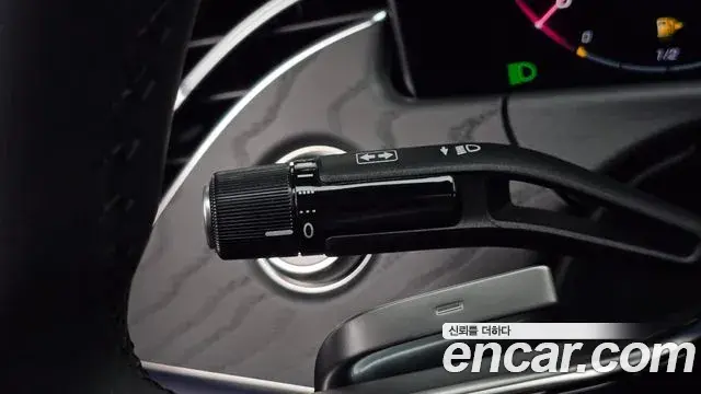 Mercedes-Benz E-Class 2025 — Фото 20/20