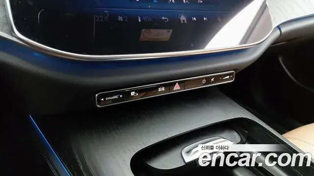 Mercedes-Benz E-Class 2024 — Photo 5/19