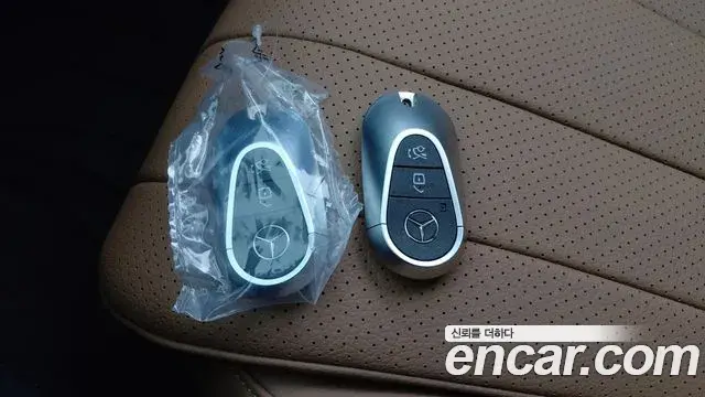 Mercedes-Benz E-Class 2024 — Photo 6/19