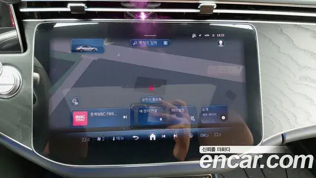 Mercedes-Benz E-Class 2024 — Photo 16/19