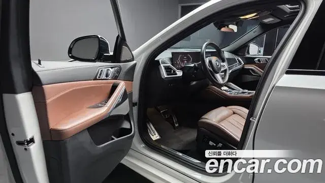BMW X6 2023 — Photo 8/20