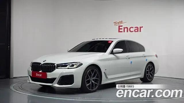 BMW 5 Series 2023 — Фото 1/20