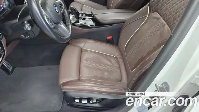 BMW 5 Series 2023 — Фото 18/20