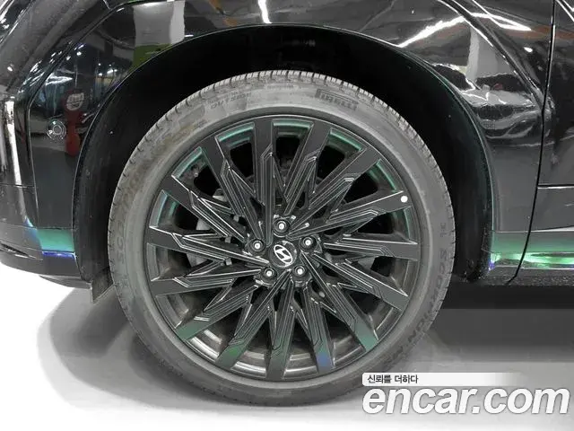 Hyundai Santa Fe 2025 — Photo 4/19