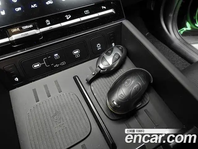 Hyundai Santa Fe 2025 — Photo 8/19