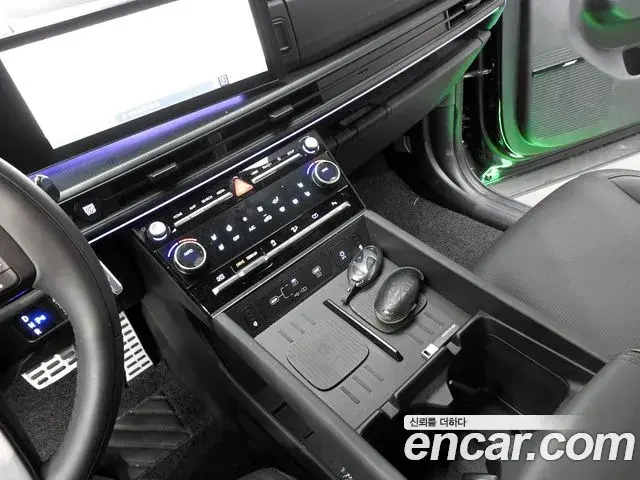 Hyundai Santa Fe 2025 — Photo 17/19