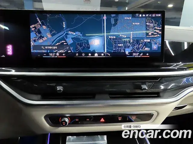 BMW X7 2023 — Photo 15/20