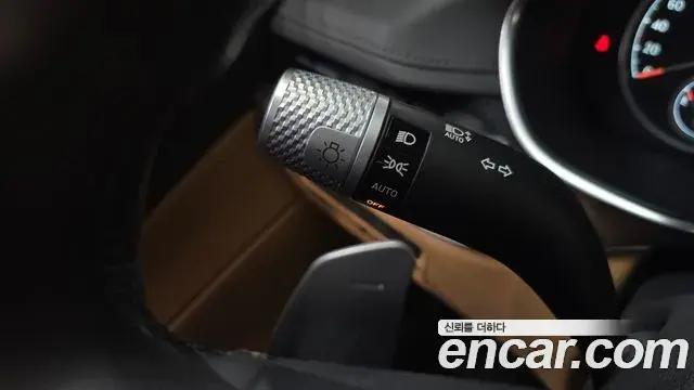 Genesis Electrified G80 2020 — Photo 17/20