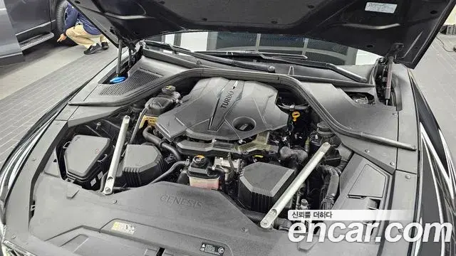 Genesis Electrified G80 2022 — Photo 6/20