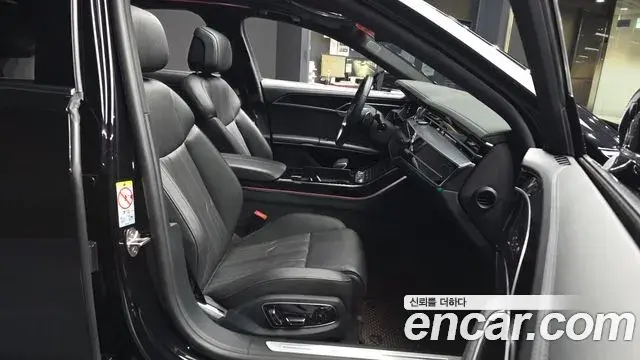 Audi A8 2023 — Photo 11/20