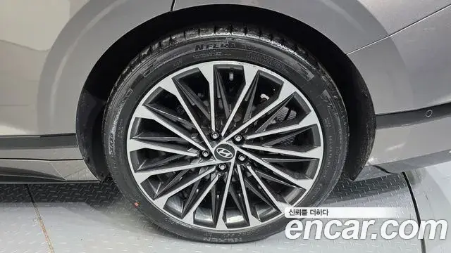 Hyundai Grandeur 2023 — Photo 5/20