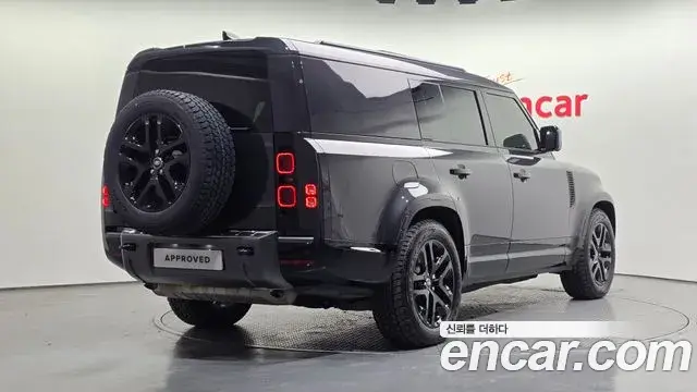 Land Rover Defender 2025 — Photo 2/20