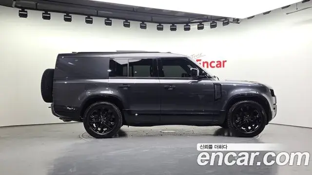 Land Rover Defender 2025 — Photo 5/20