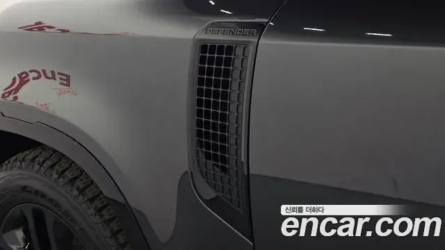 Land Rover Defender 2025 — Photo 20/20