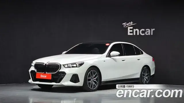 BMW 5 Series 2024 — Photo 1/20