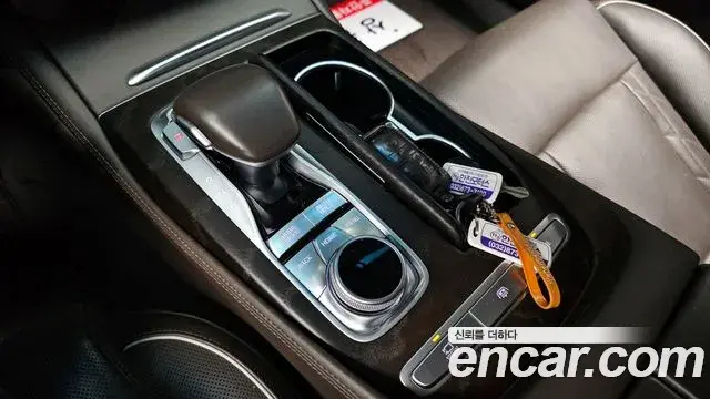 Kia The K9 2018 — Photo 14/20