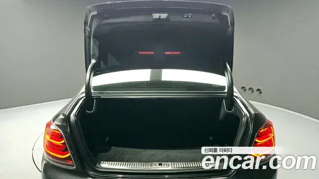 Kia The K9 2018 — Photo 20/20