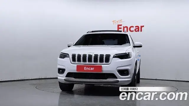 Jeep Cherokee 2021 — ფოტო 20/20