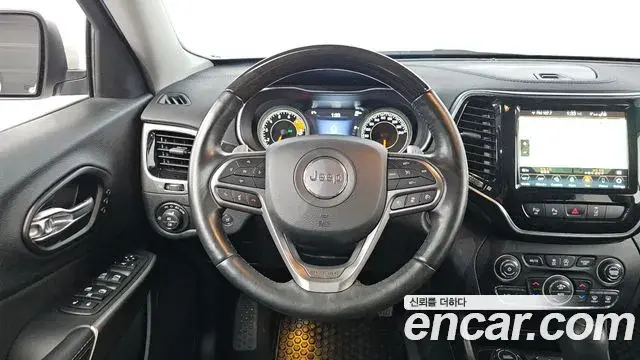Jeep Cherokee 2021 — ფოტო 11/20