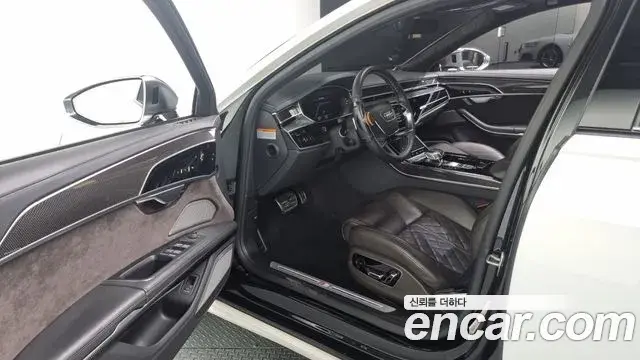 Audi S8 2020 — Photo 10/20