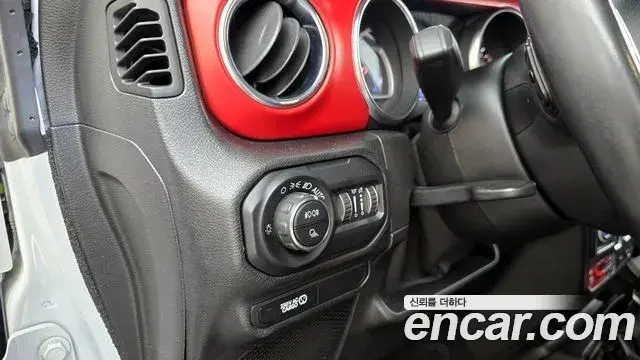 Jeep Gladiator 2021 — Фото 17/20