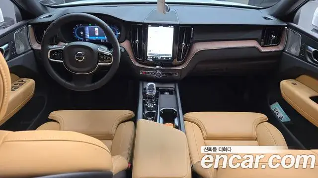 Volvo XC60 2025 — Photo 6/20
