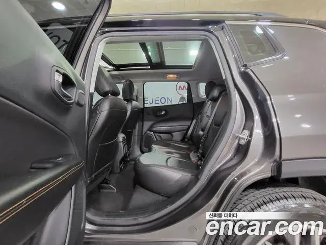 Jeep Compass 2020 — Photo 16/20