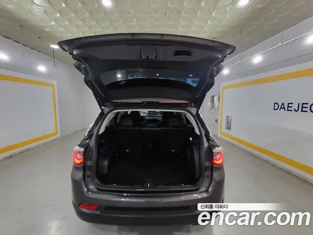 Jeep Compass 2020 — Photo 6/20